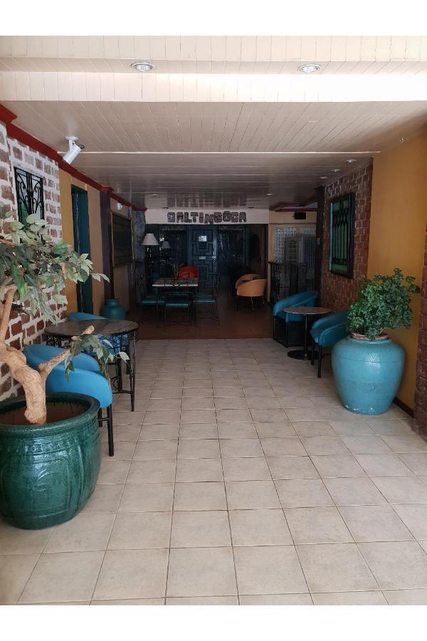 Hotel Saltimboca Tourist In Bacolod Zewnętrze zdjęcie