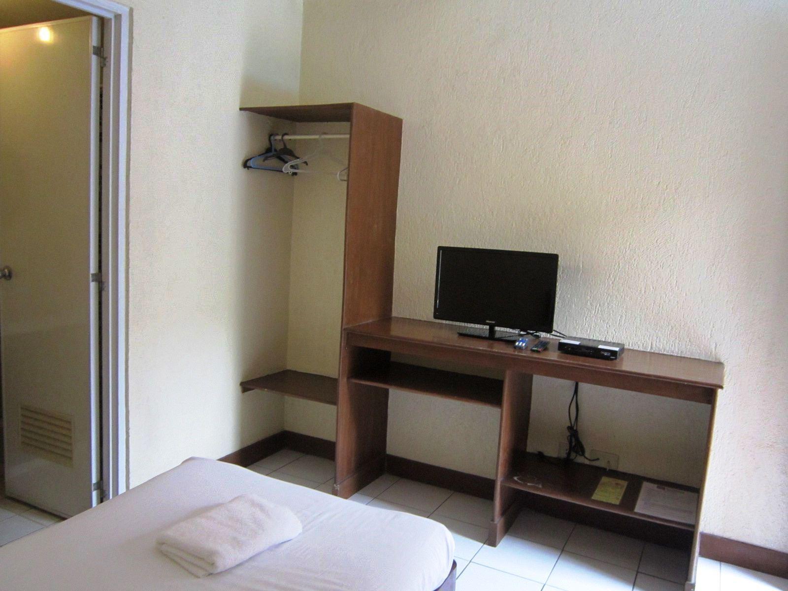 Hotel Saltimboca Tourist In Bacolod Zewnętrze zdjęcie